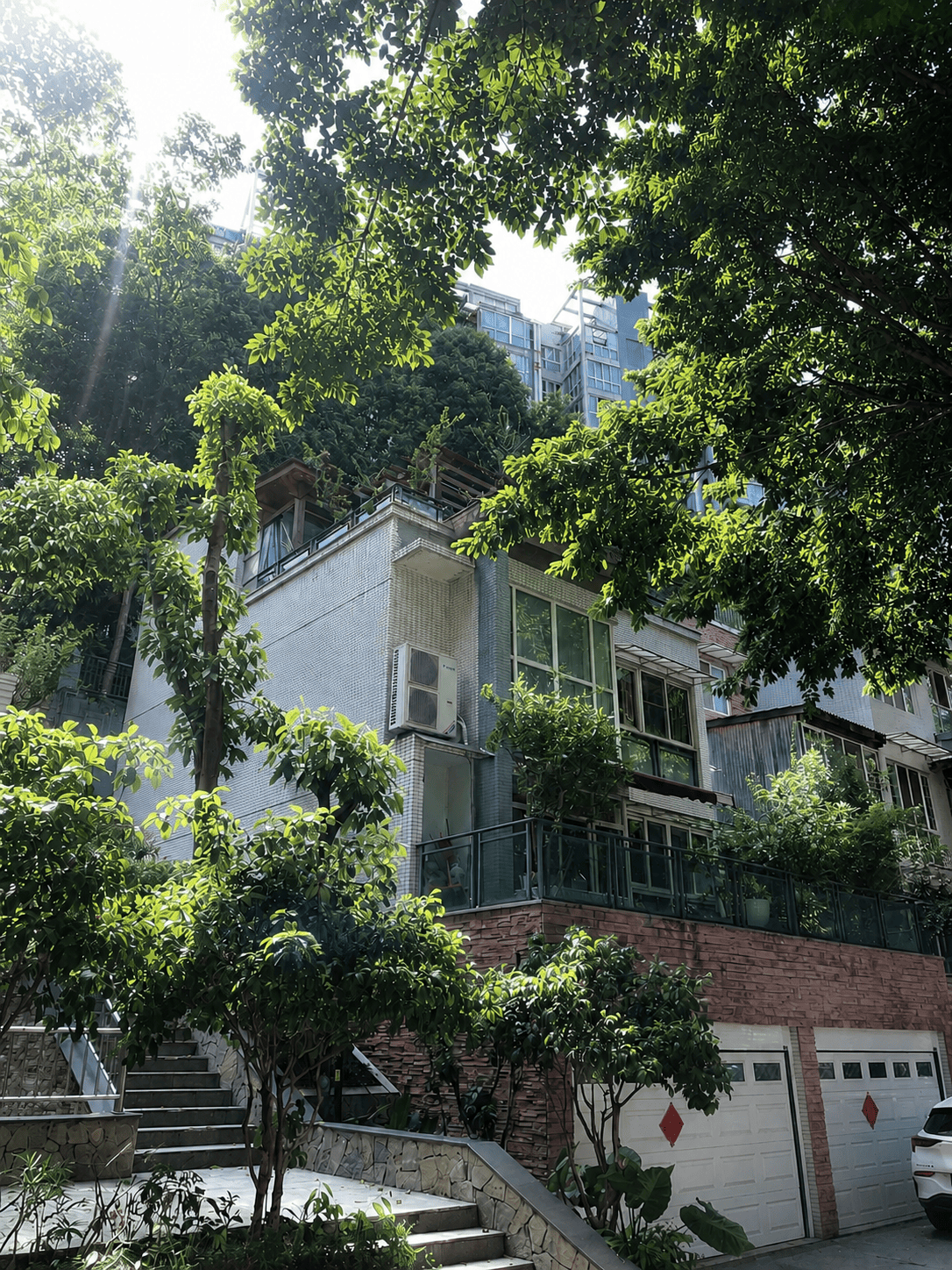 鹤壁岛居岁月从容升级：小小岛老别墅加装蒂升悦行款电梯